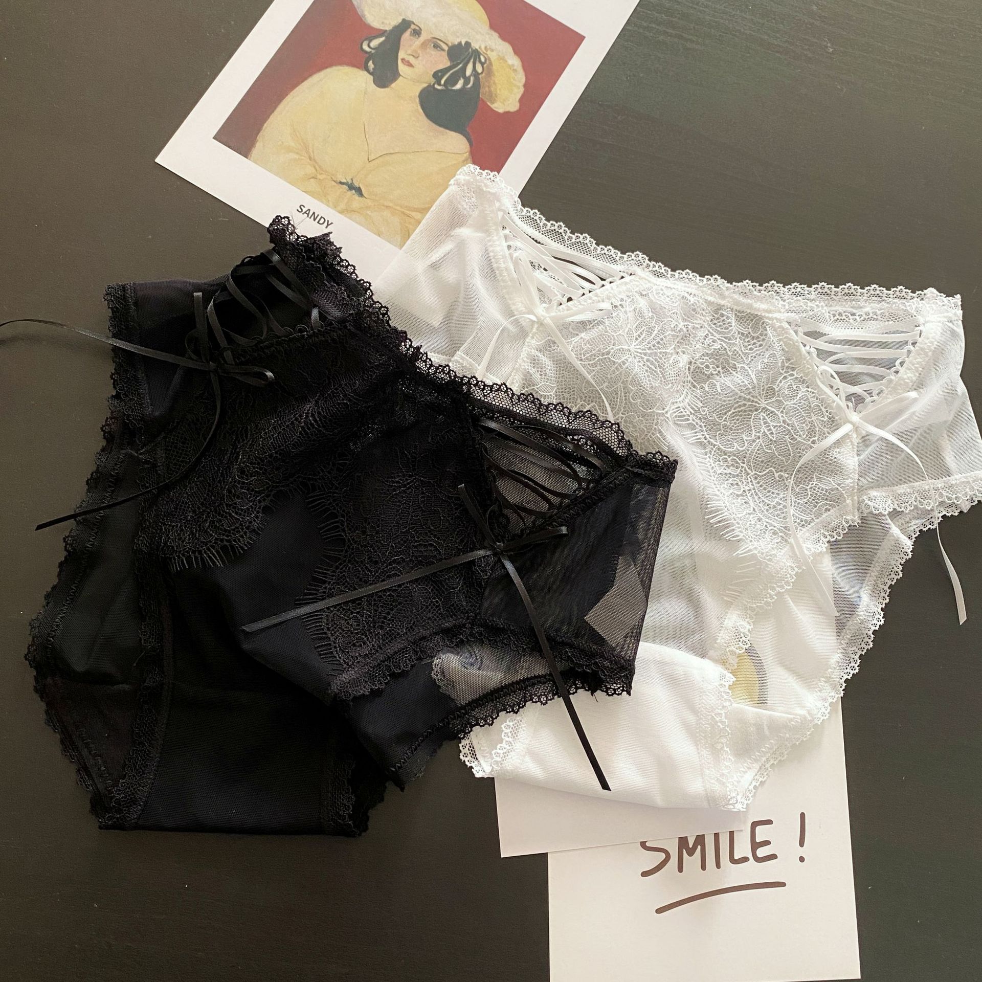 日式睫毛蕾絲前交叉細條緞帶造型軟紗三角褲 (藍色) FREE