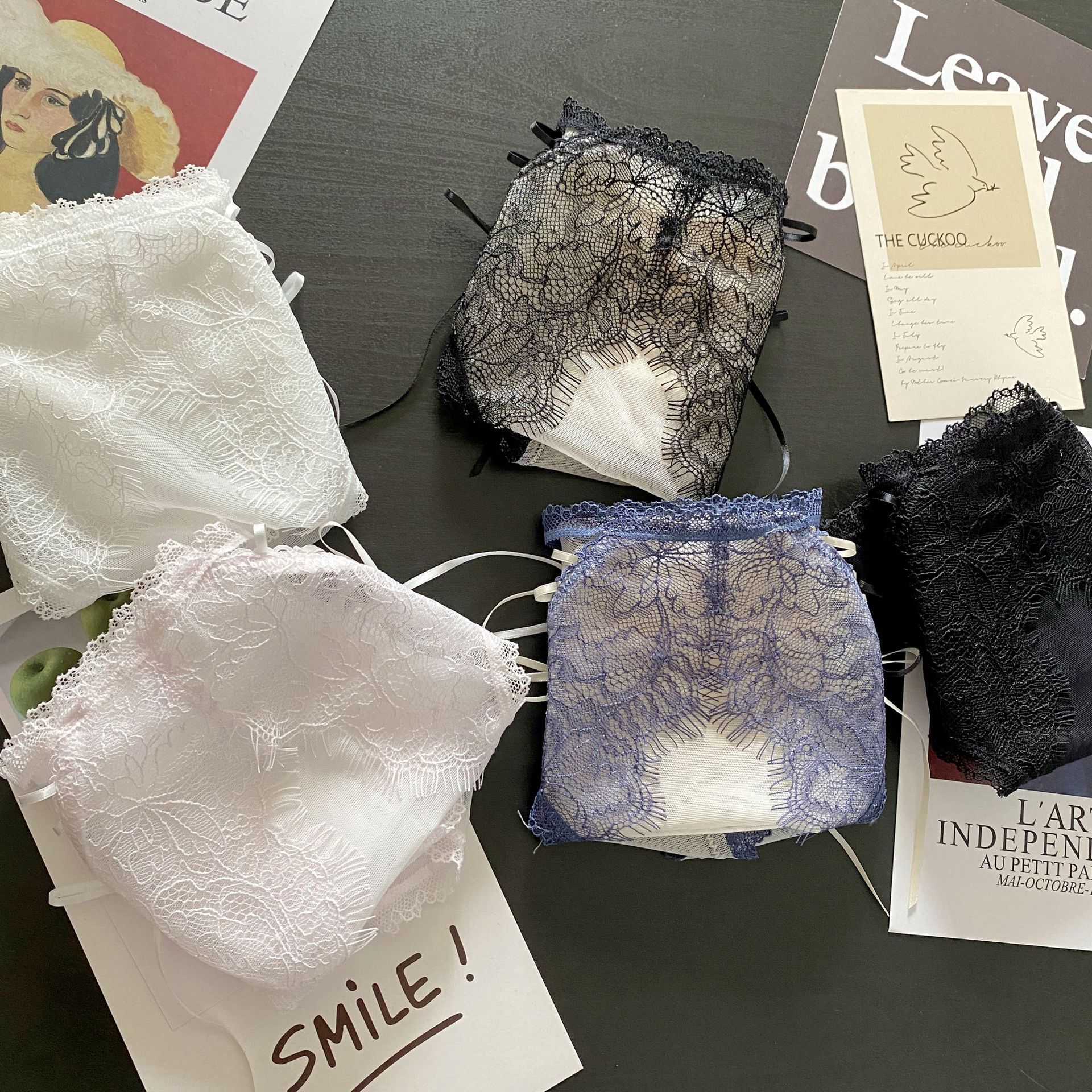 日式睫毛蕾絲前交叉細條緞帶造型軟紗三角褲 (藍色) FREE