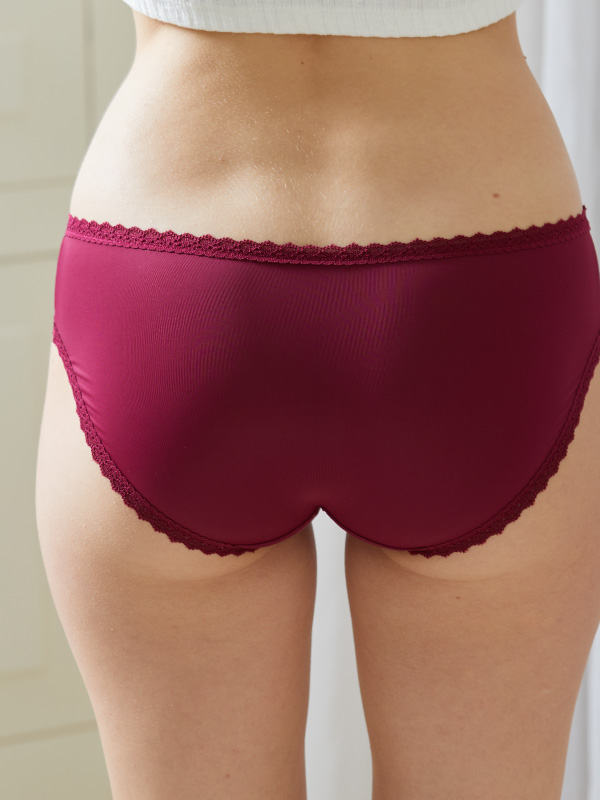 日式小條蕾絲花邊素面絲三角褲 (酒紅色) M-L