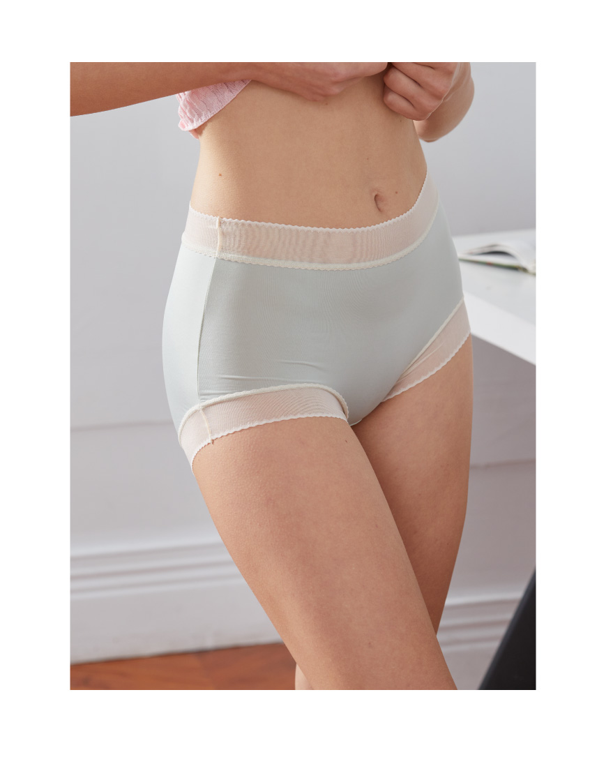 高透氣輕薄抗菌包臀桑蠶絲三角褲 (淺綠色) M-L