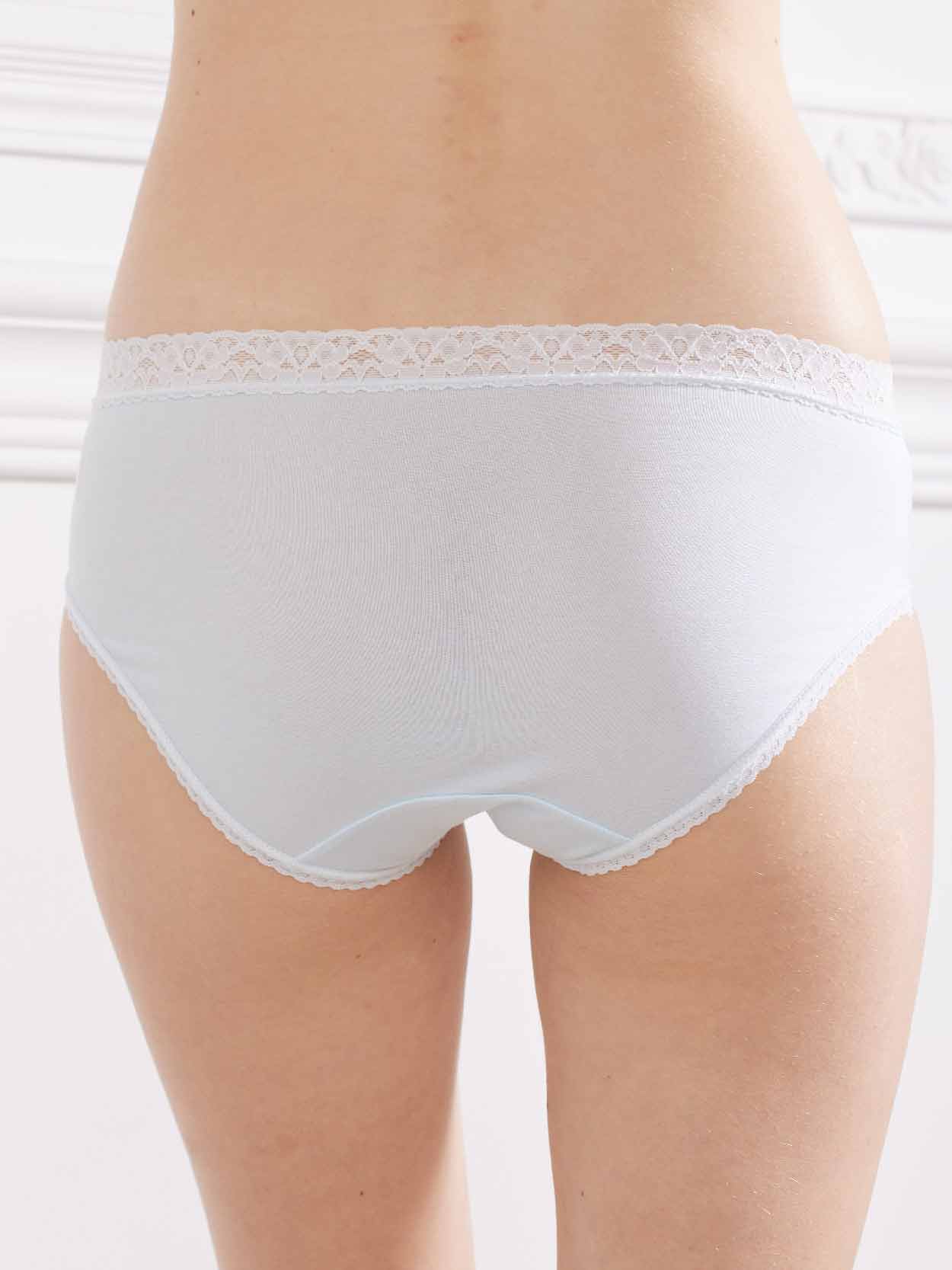 天真素棉質褲腳滾小條蕾絲包臀三角內褲 (淺藍色) M~XL