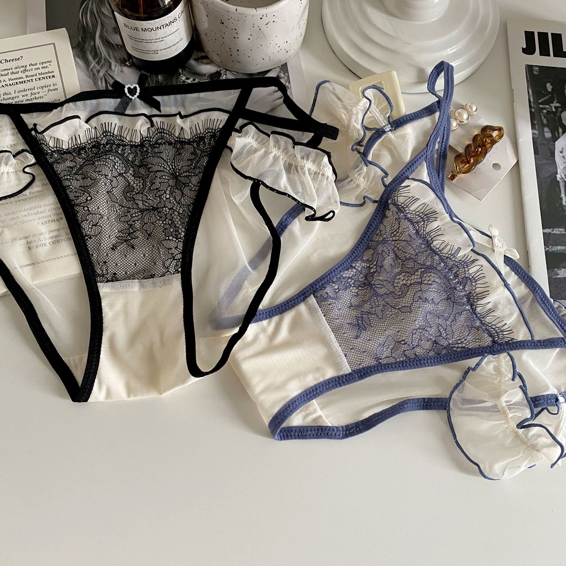 日式睫毛蕾絲軟紗細條三角褲 (藍色) FREE