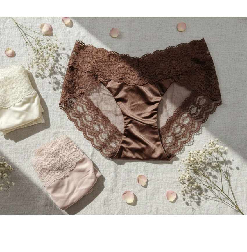 簍空小花蕾絲輕奢緞面條低腰三角褲 (咖啡) M-L