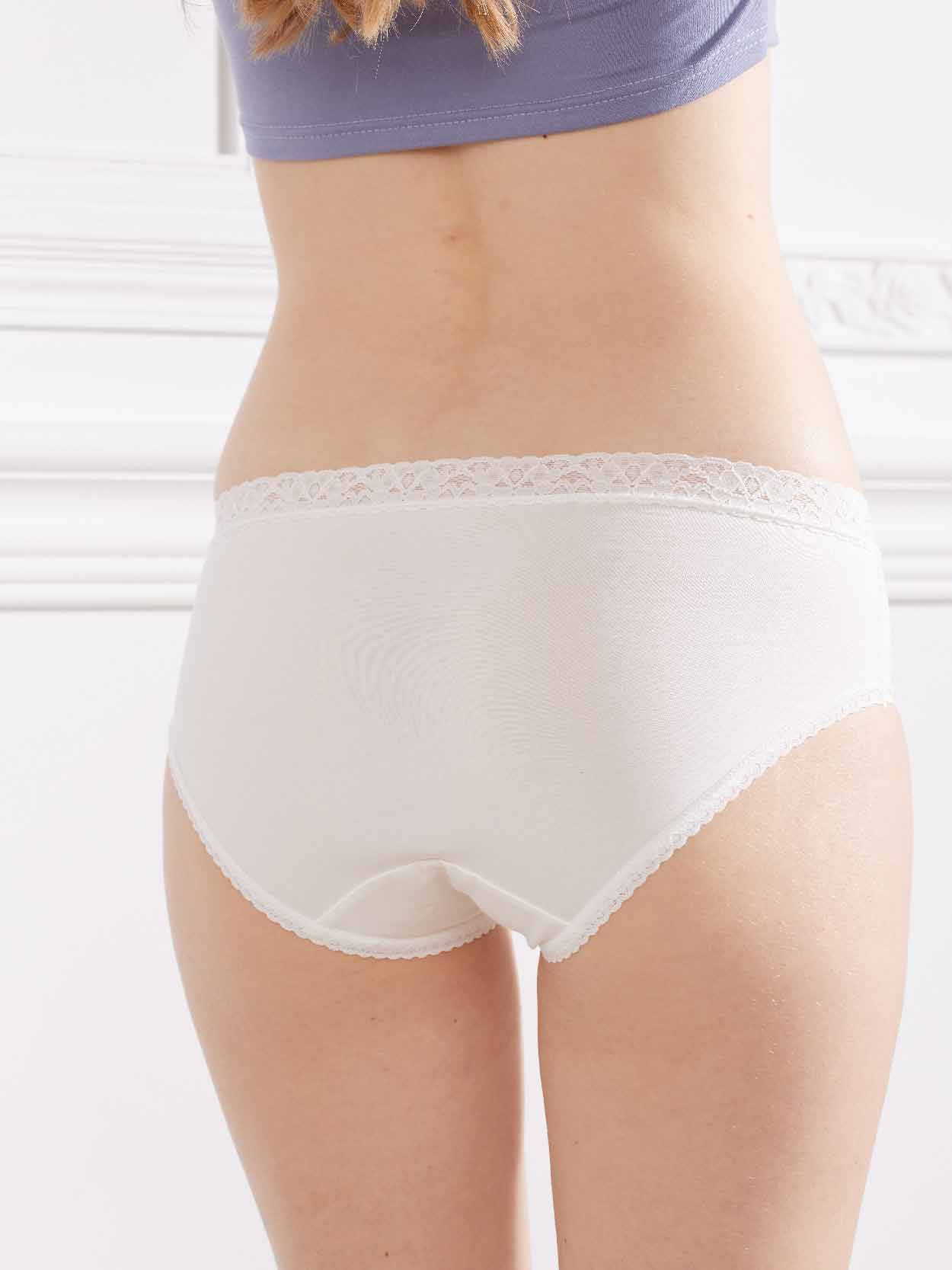 天真素棉質褲腳滾小條蕾絲包臀三角內褲 (白色) M~XL