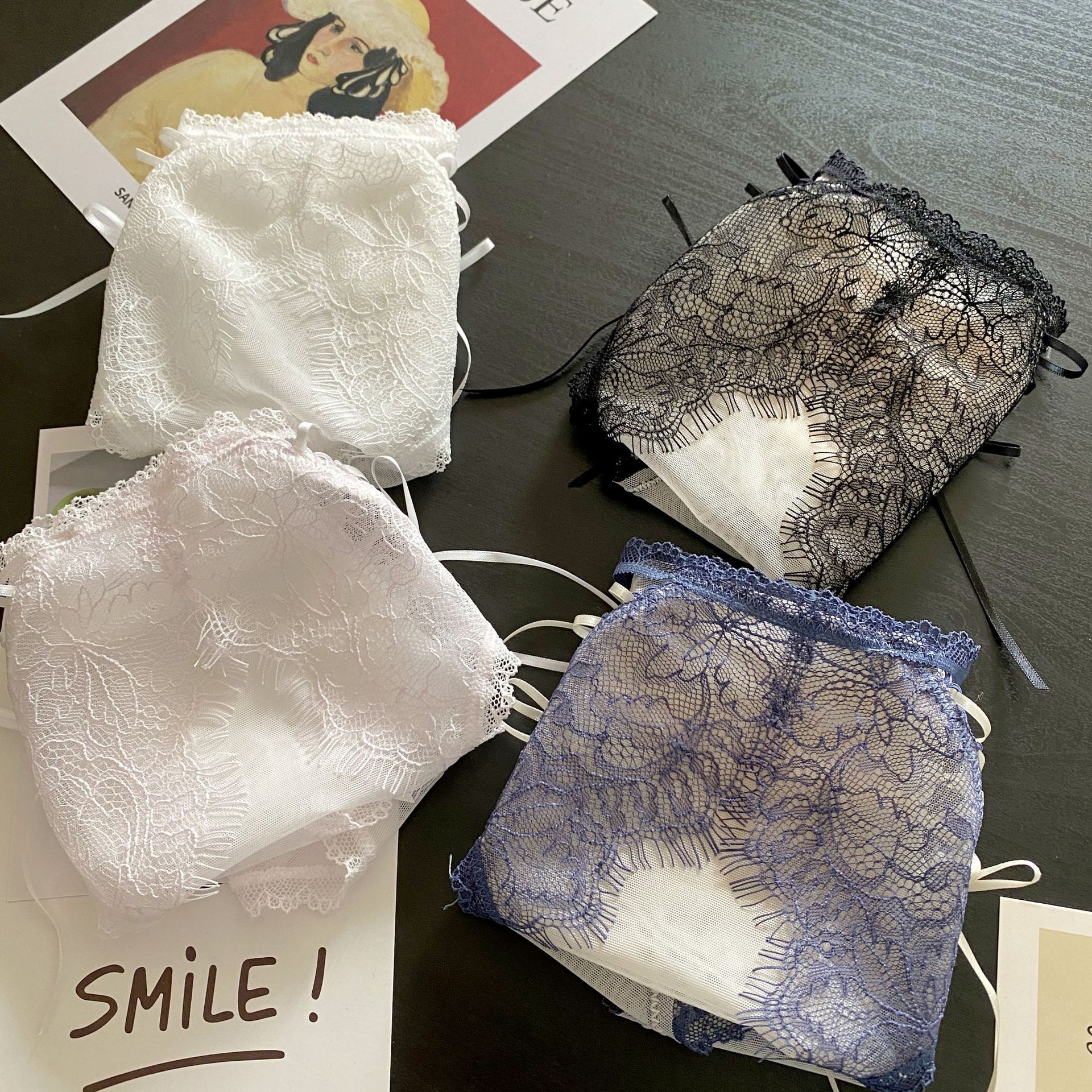 日式睫毛蕾絲前交叉細條緞帶造型軟紗三角褲 (藍色) FREE