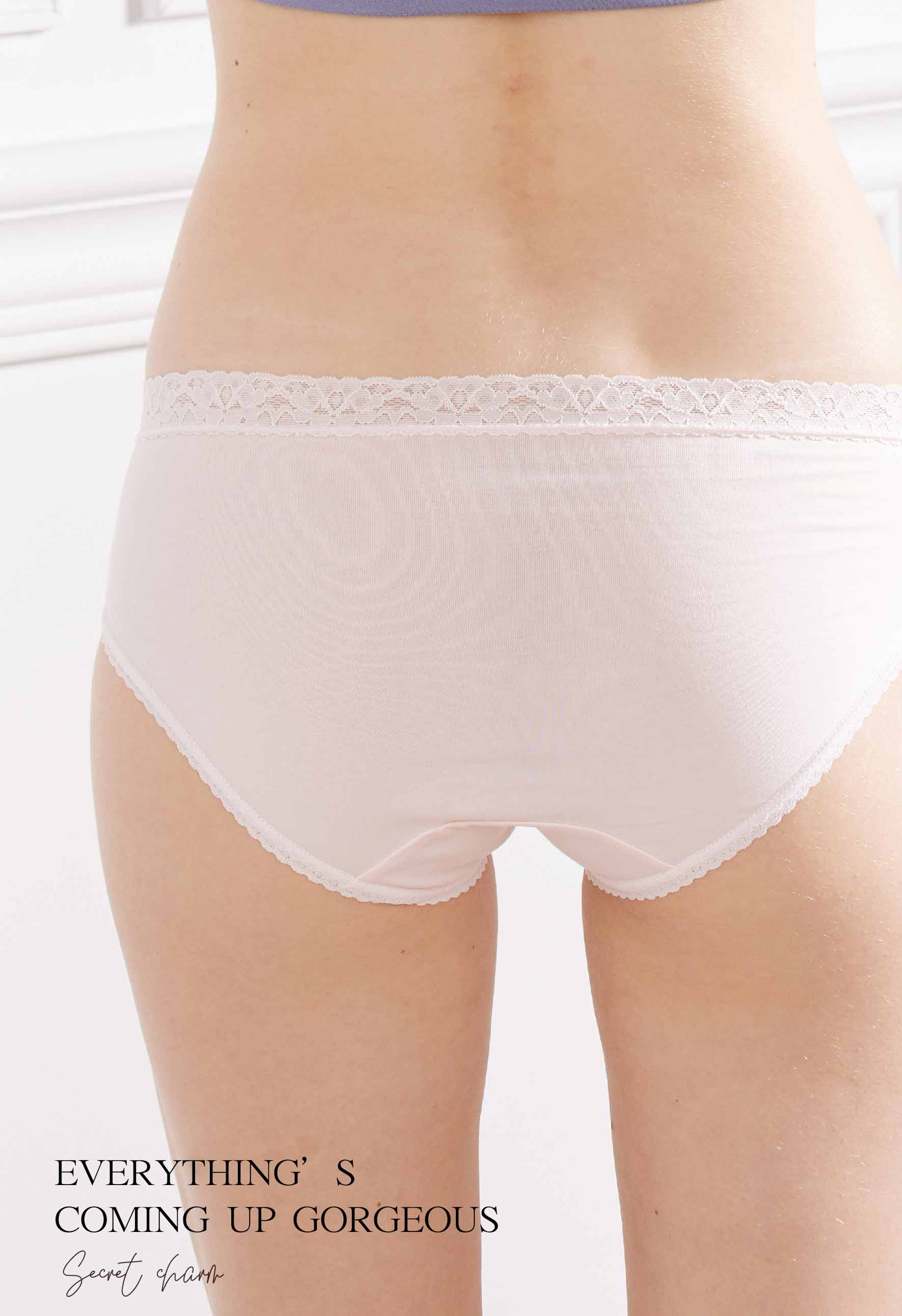 天真素棉質褲腳滾小條蕾絲包臀三角內褲 (藍色)