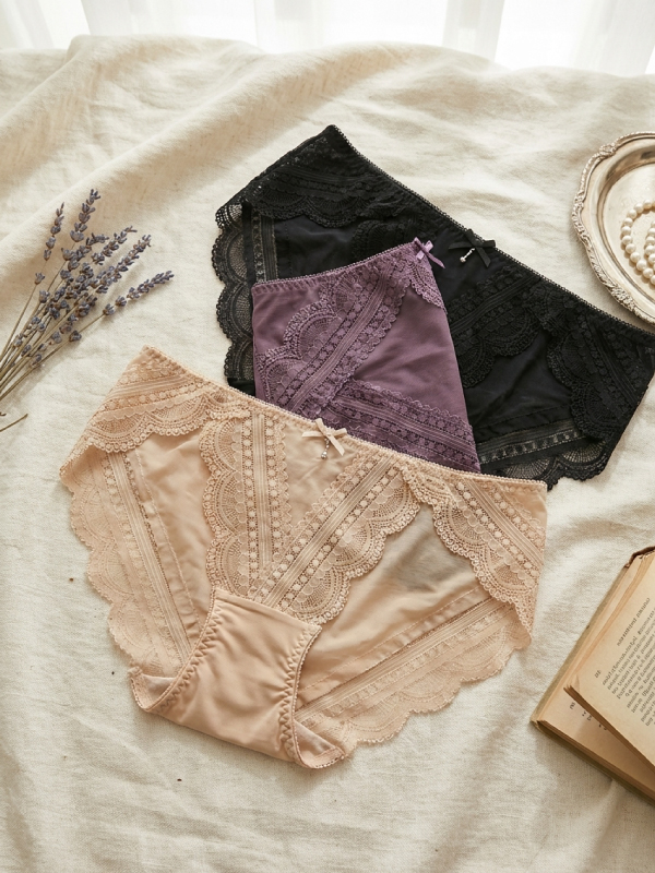 前微簍空線條緹花蕾絲條低腰三角褲 (膚色) FREE