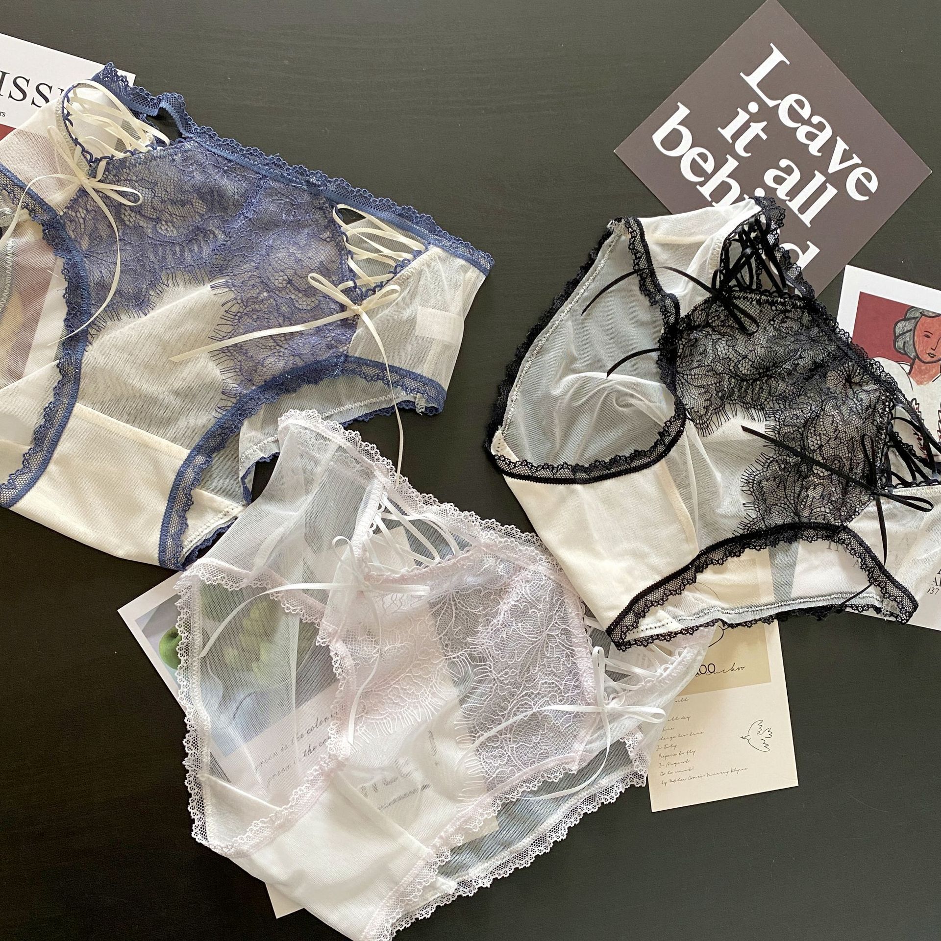 日式睫毛蕾絲前交叉細條緞帶造型軟紗三角褲 (藍色) FREE