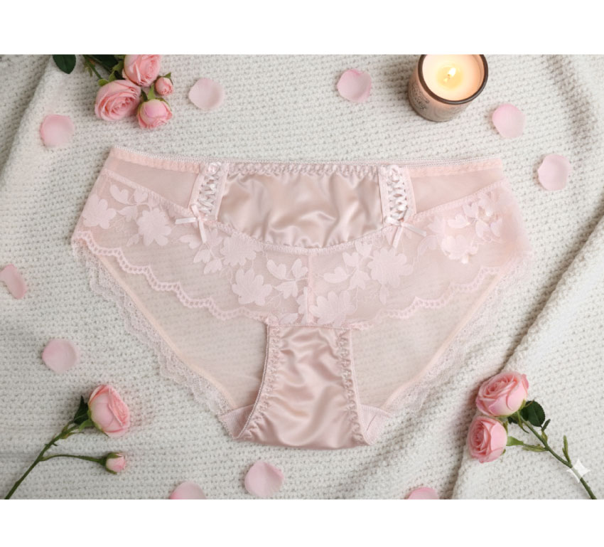 前小交叉網紗蕾絲緞面條低腰三角褲 (咖啡色) FREE